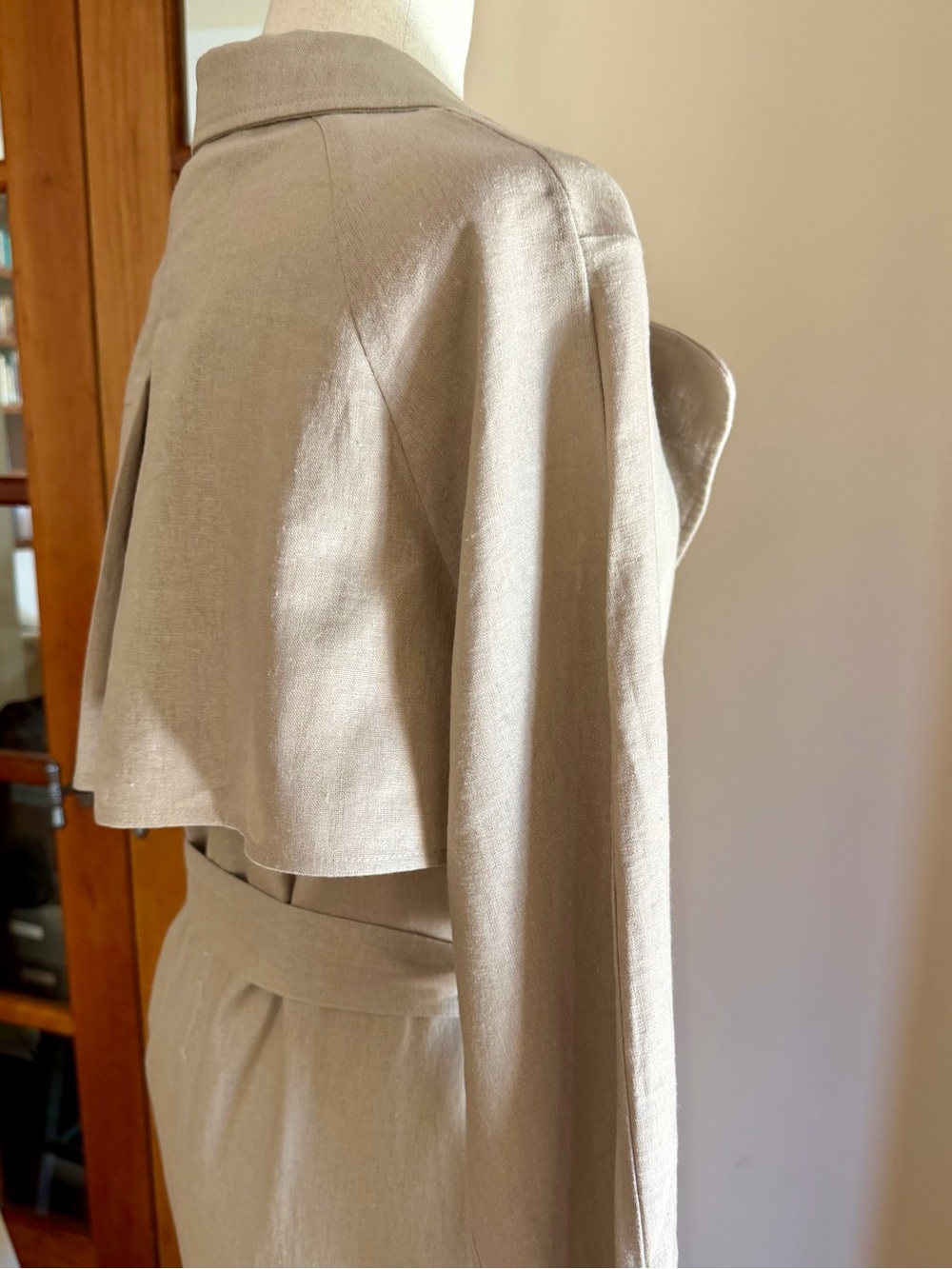 Tahari Beige Linen Blend Trench Coat with Belt - Picture 5 of 8